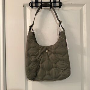 Lululemon NWT Women’s Green Quilty Pleasures Shoulder Bag Mini 5L Purse